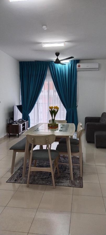 Mqa Homestay سيبانغ المظهر الخارجي الصورة